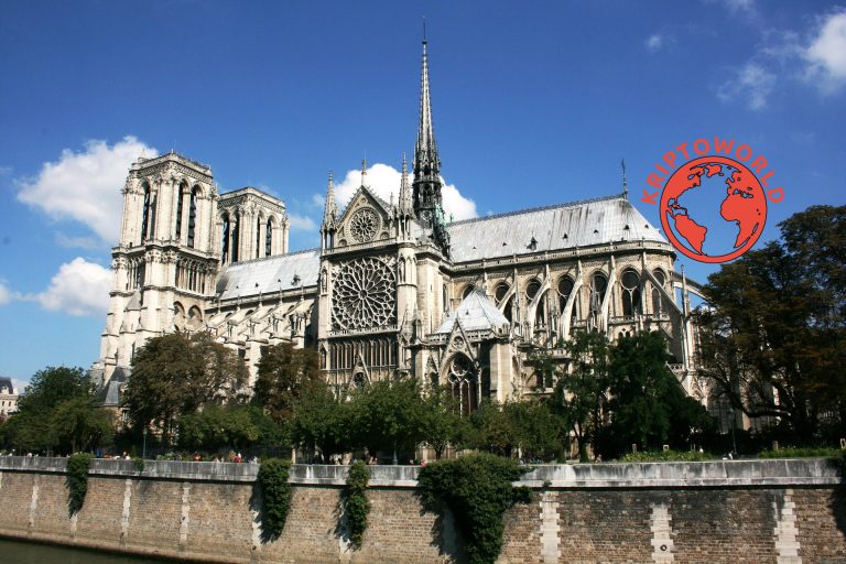 Bitcoin adománygyűjtést kezdtek a Notre Dame újjáépítésére