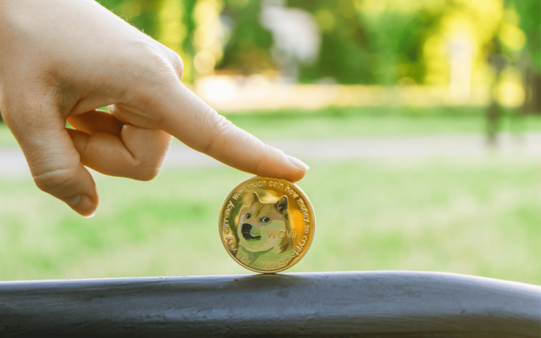 A bálnaaktivitás hiány miatt csökkenhet a Dogecoin árfolyama